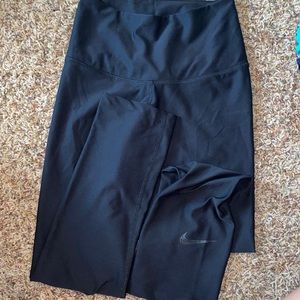 NIKE dri fit capris leggings! super cute and comfy.